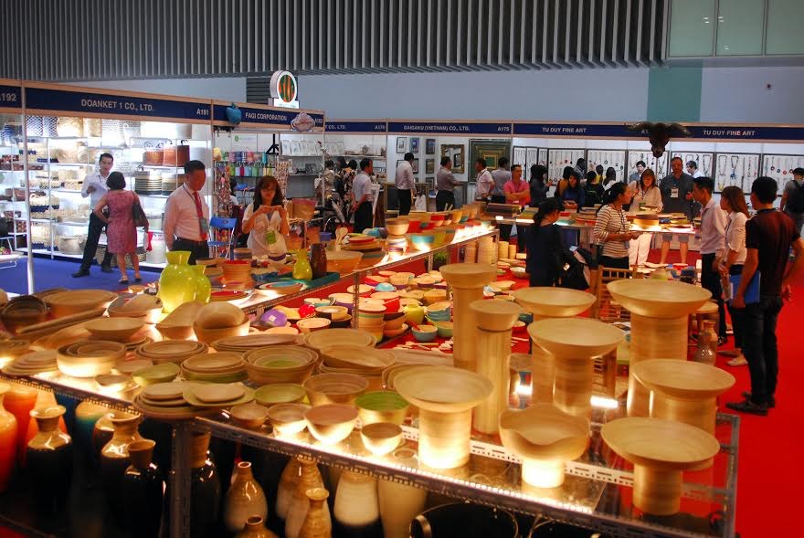 Vietnamese Handicrafts Shine at International Trade Fairs
